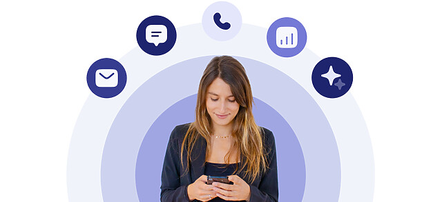 Agent with a mobile phone, and different icons like messaging, calling, or AI, representing the different insights available thanks to AI powered tools