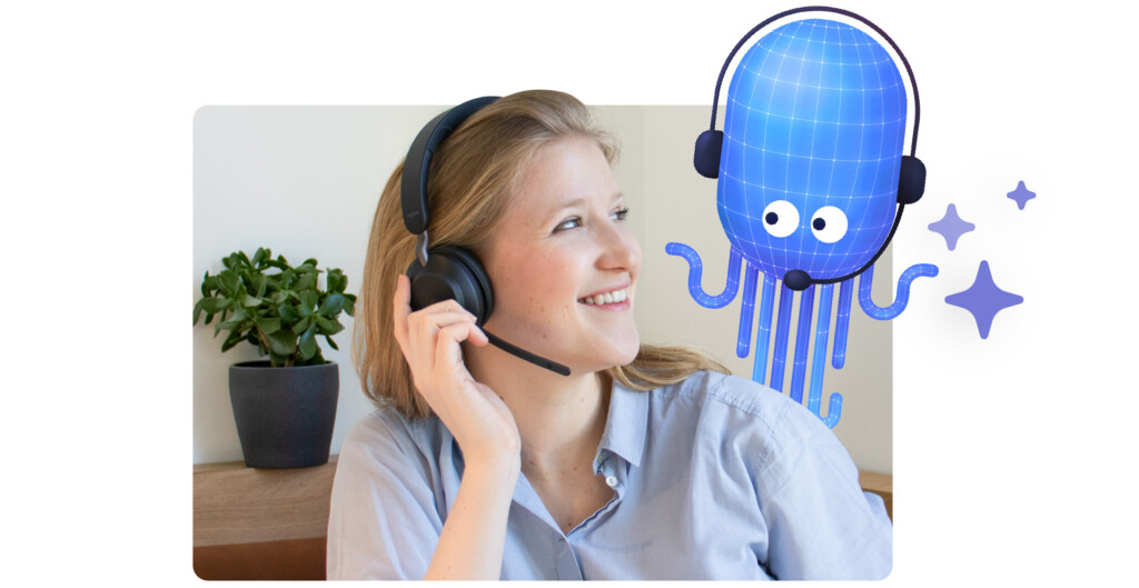 Eine lächelnde Agentin mit dem Diabolocom Oktopus an ihrer Seite, unterstützt durch die Agent Assist Funktion