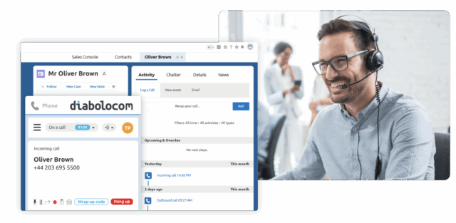 An agent using diabolocom Customer service software